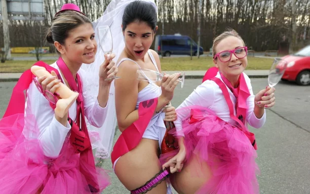Hen party gets wild in Prague taxi