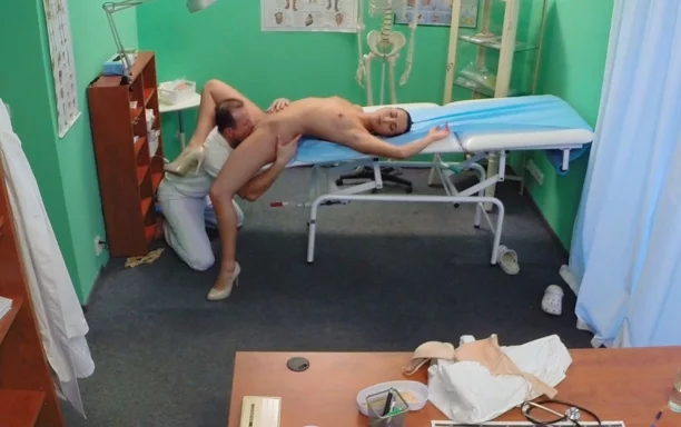 Nurse gets more then a massage from the doctor