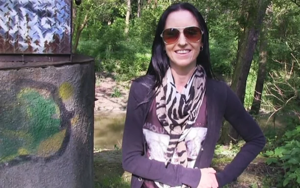 Broke Model Fucks Stranger In The Woods For A Job