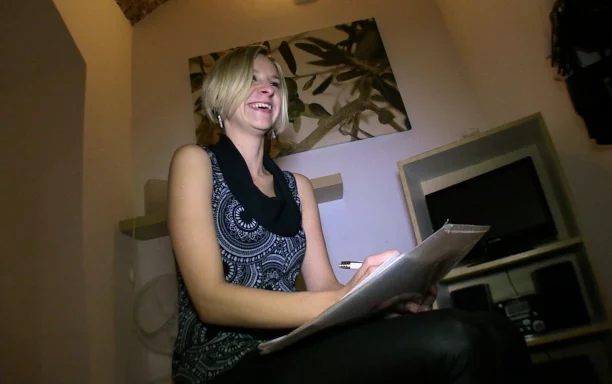 A Fake Modelling Gig Turns Into A Cum Facial