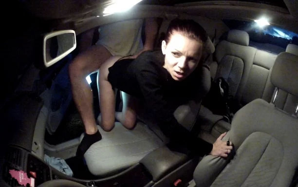 Teen Cheats On Her Boyfriend To Taste Taxi Driver's Cumshot